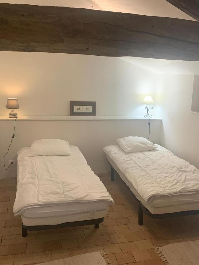Gite Au Haras Les Aubiers Exterior foto